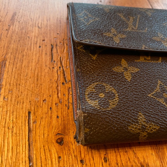 Louis Vuitton Long Passport Wallet - Picture 5 of 16